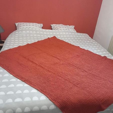 Chambre D'Hote Le Pin La Tour-du-Pin Luaran gambar