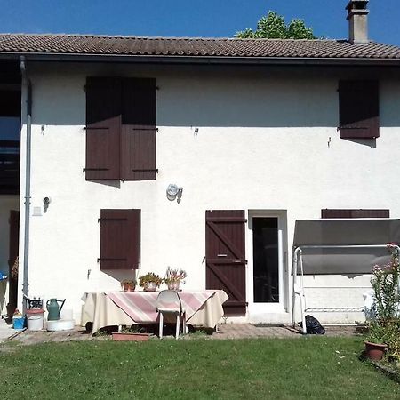 Chambre D'Hote Le Pin La Tour-du-Pin Luaran gambar