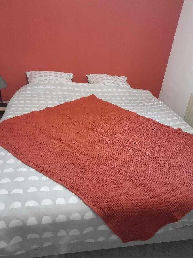 Chambre D'Hote Le Pin La Tour-du-Pin Luaran gambar