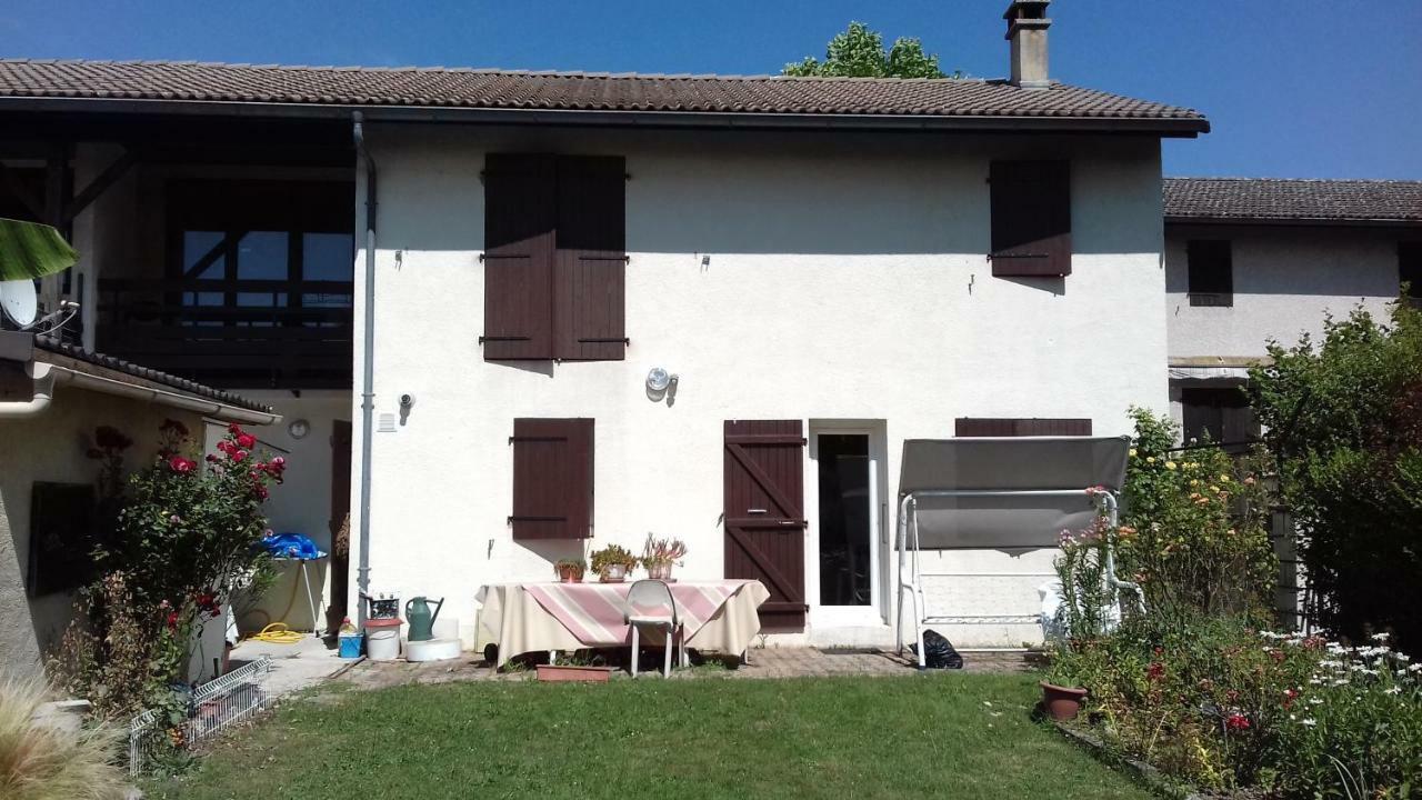 Chambre D'Hote Le Pin La Tour-du-Pin Luaran gambar